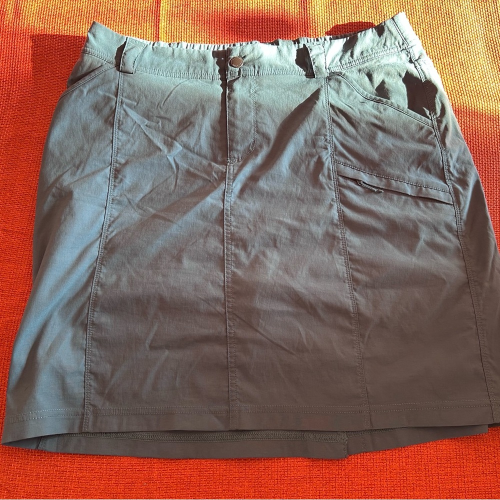 Blue/green skort